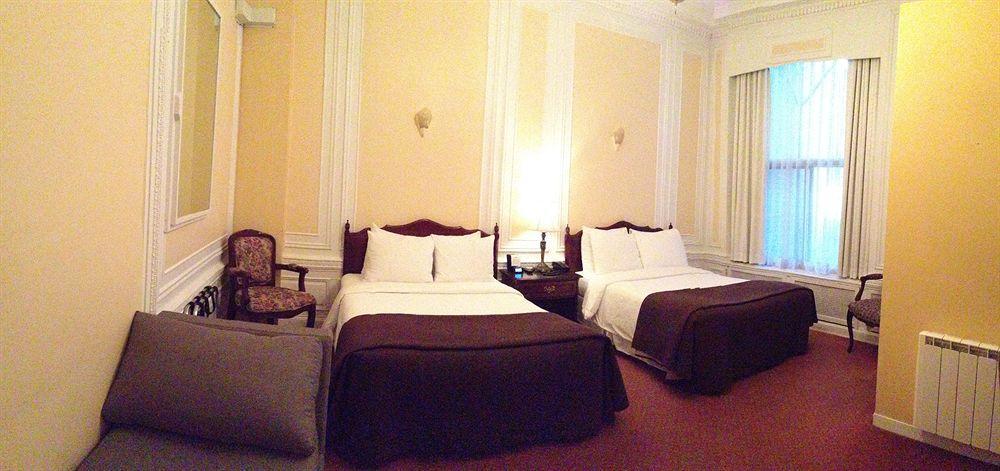 Ambrose House & Cafe - Self Check-In Guesthouse มอนทรีอัล ภายนอก รูปภาพ